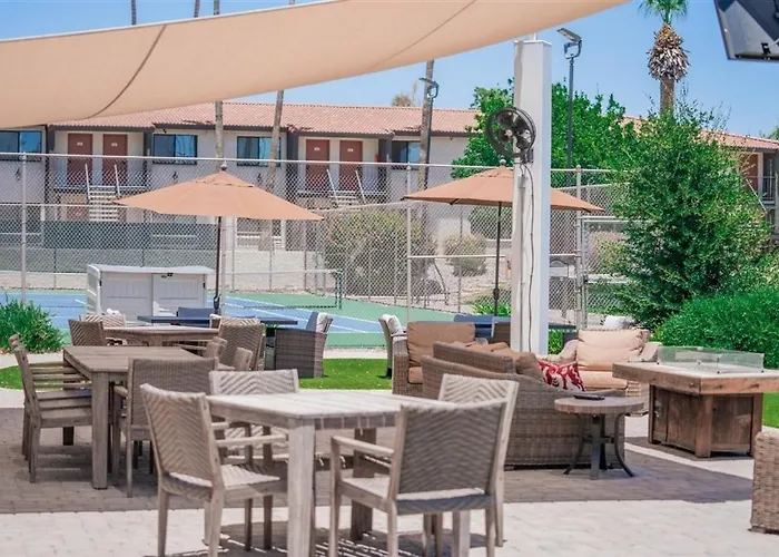 Apartment 129 Fully Furnished, Amenities Galore Scottsdale