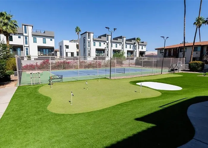 129 Fully Furnished, Amenities Galore Apartment *