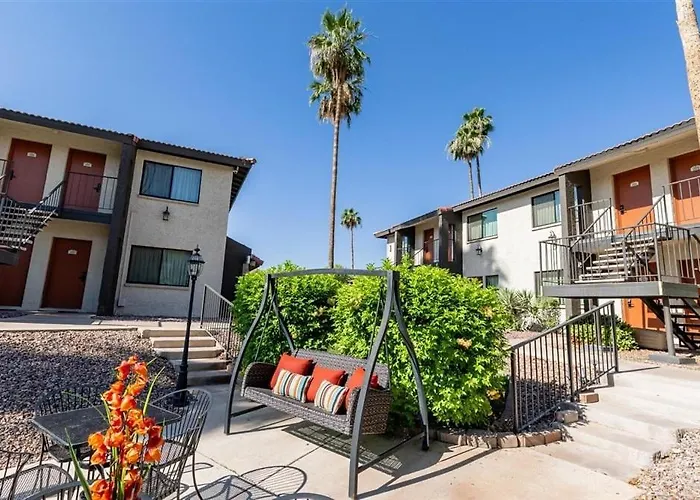129 Fully Furnished, Amenities Galore Apartment