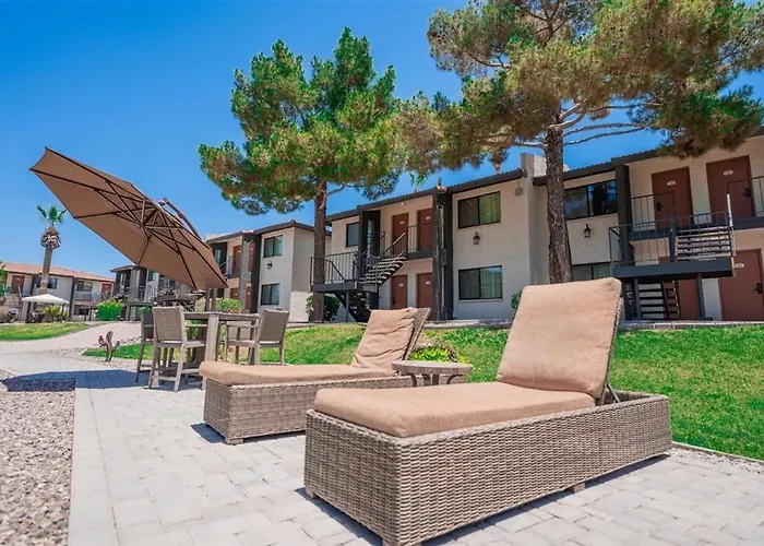 129 Fully Furnished, Amenities Galore Apartment *